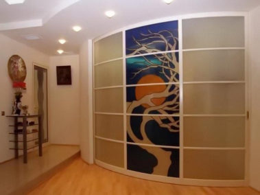 shkaf kupe radusnyy 05